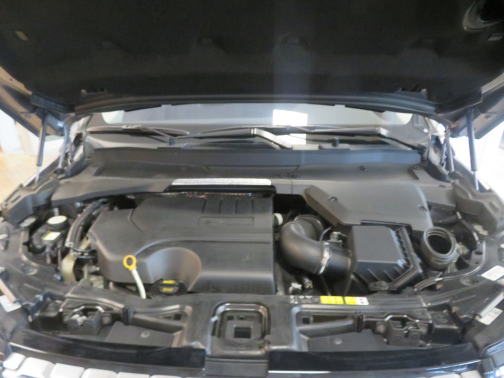 Photo 50 of this LAND ROVER DISCOVERY SPORT