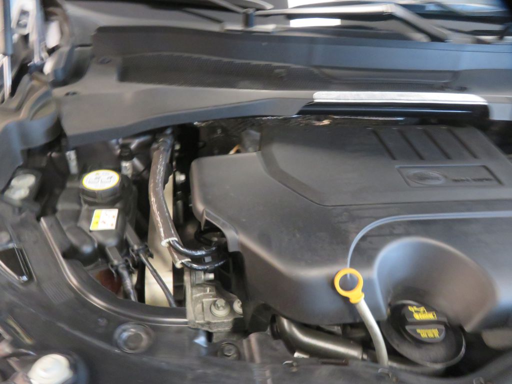 Photo 53 of this LAND ROVER DISCOVERY SPORT