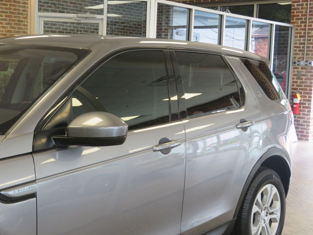 Photo 70 of this LAND ROVER DISCOVERY SPORT