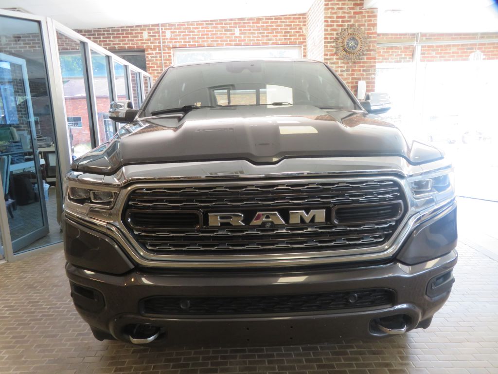 Photo 2 of this RAM 1500