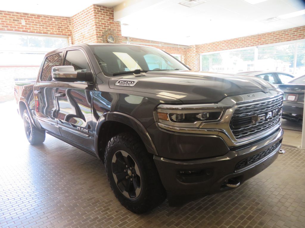 Photo 3 of this RAM 1500