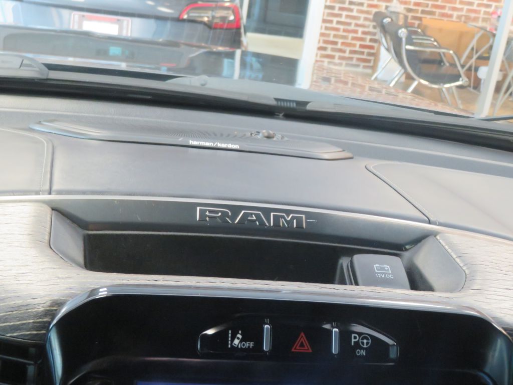 Photo 37 of this RAM 1500