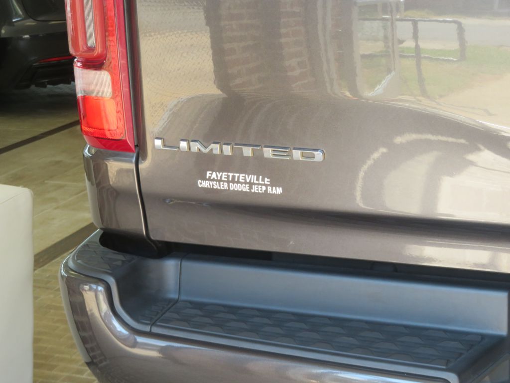 Photo 71 of this RAM 1500