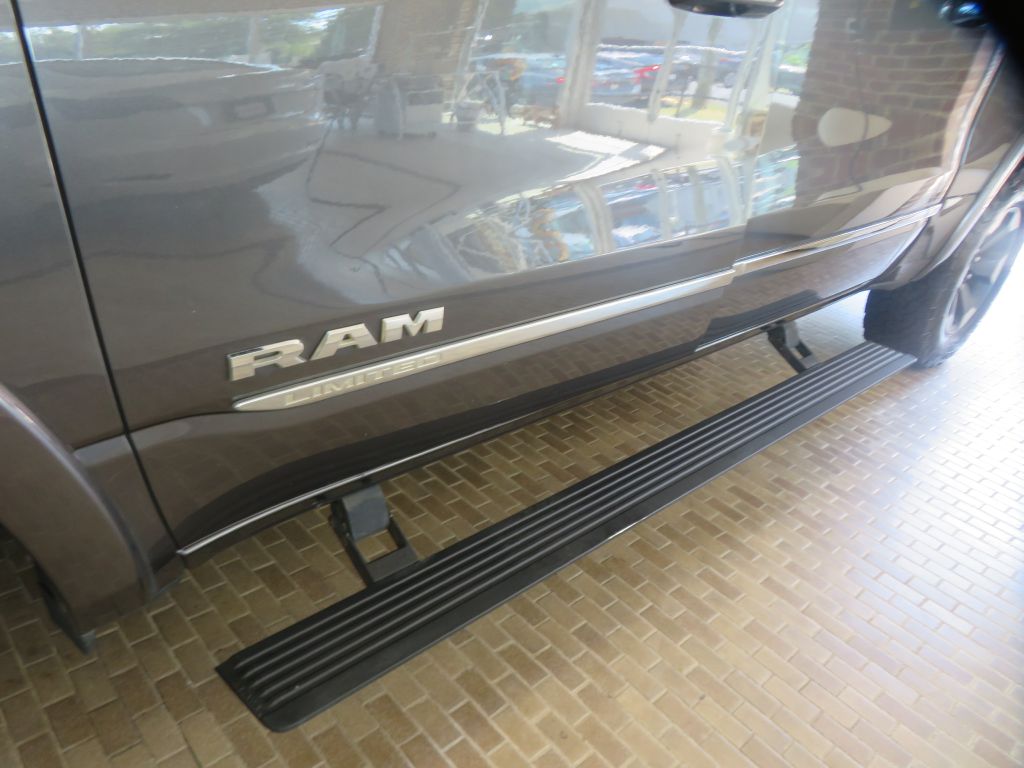 Photo 79 of this RAM 1500