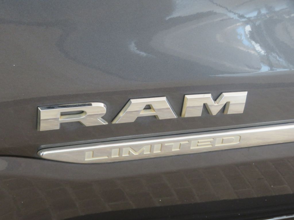 Photo 80 of this RAM 1500