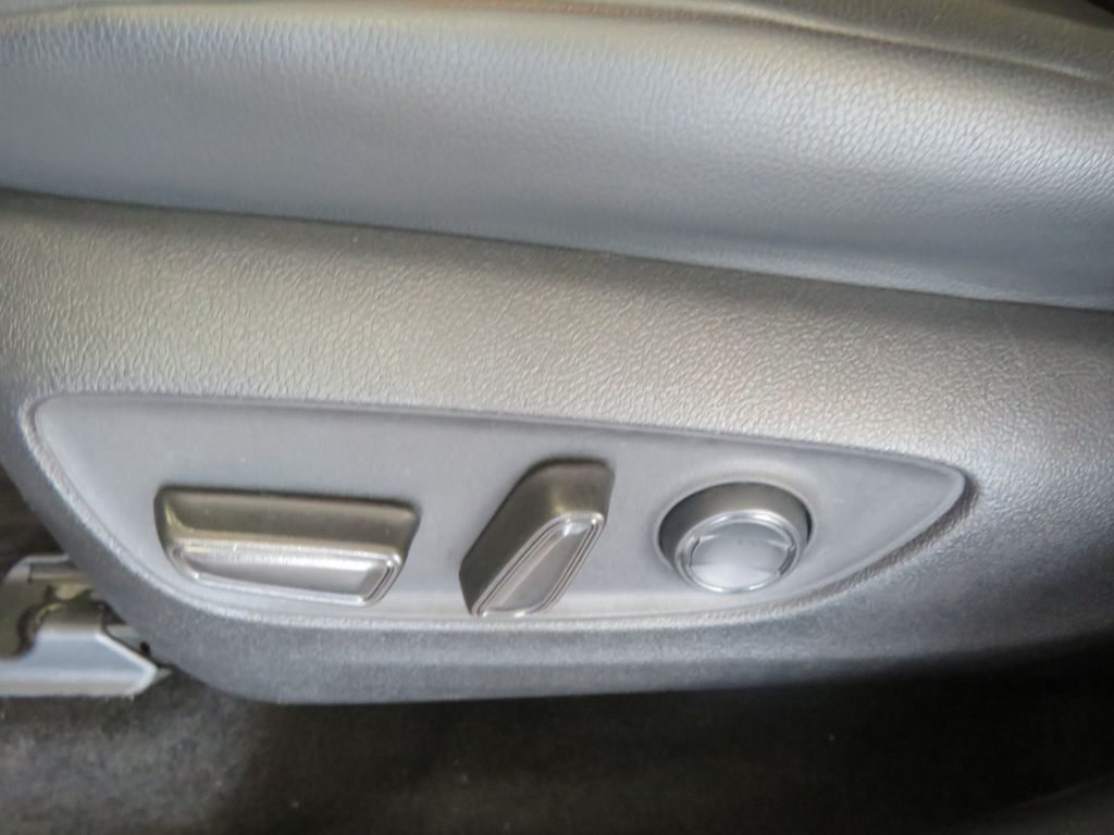Photo 17 of this TOYOTA HIGHLANDER