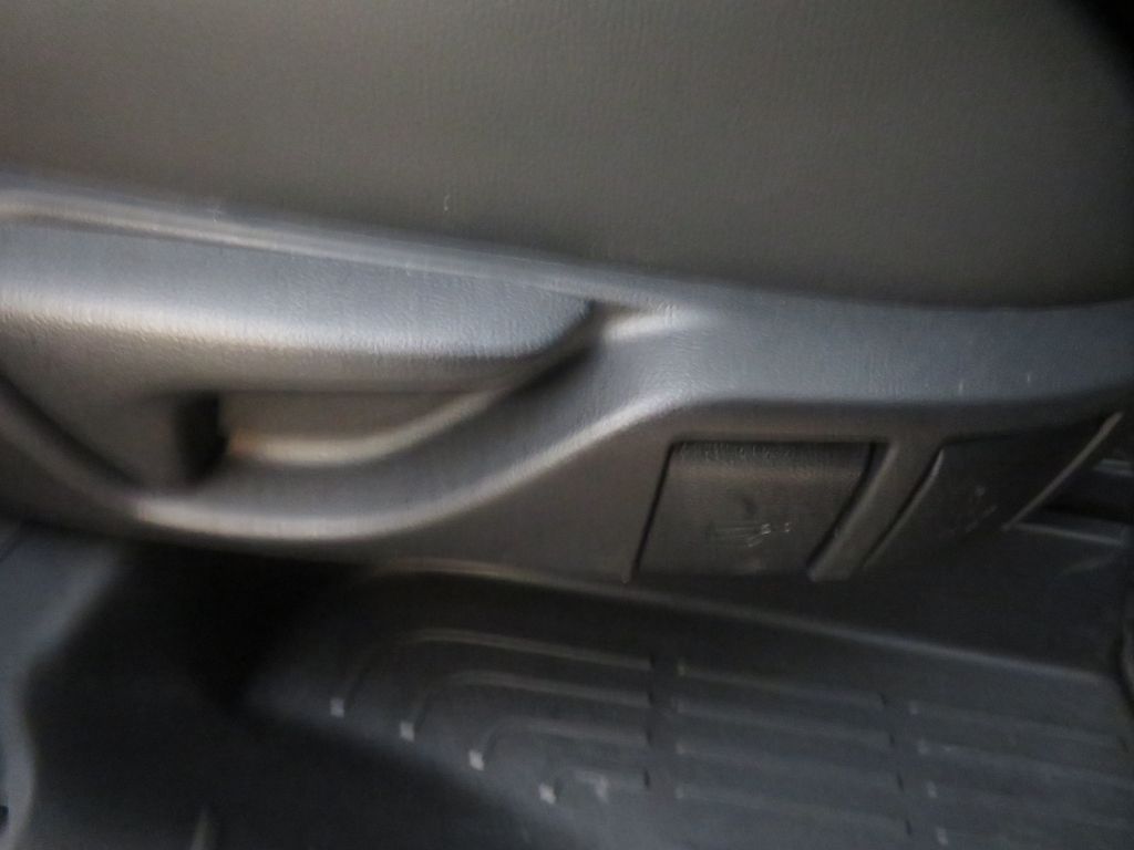 Photo 26 of this TOYOTA HIGHLANDER