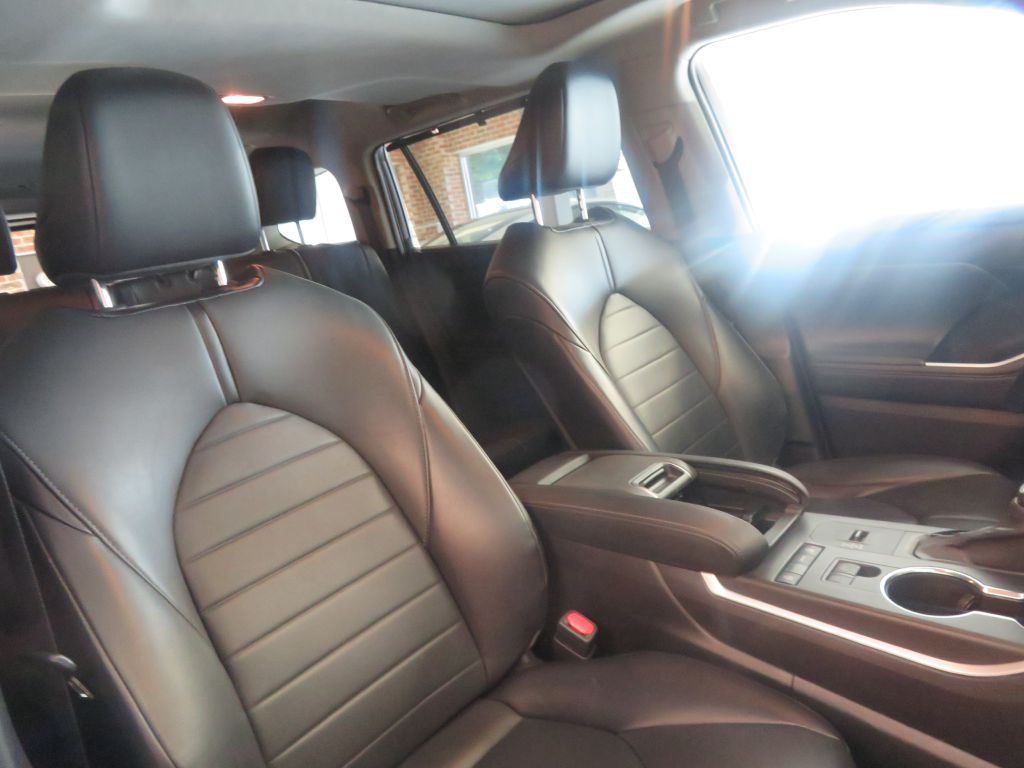 Photo 32 of this TOYOTA HIGHLANDER