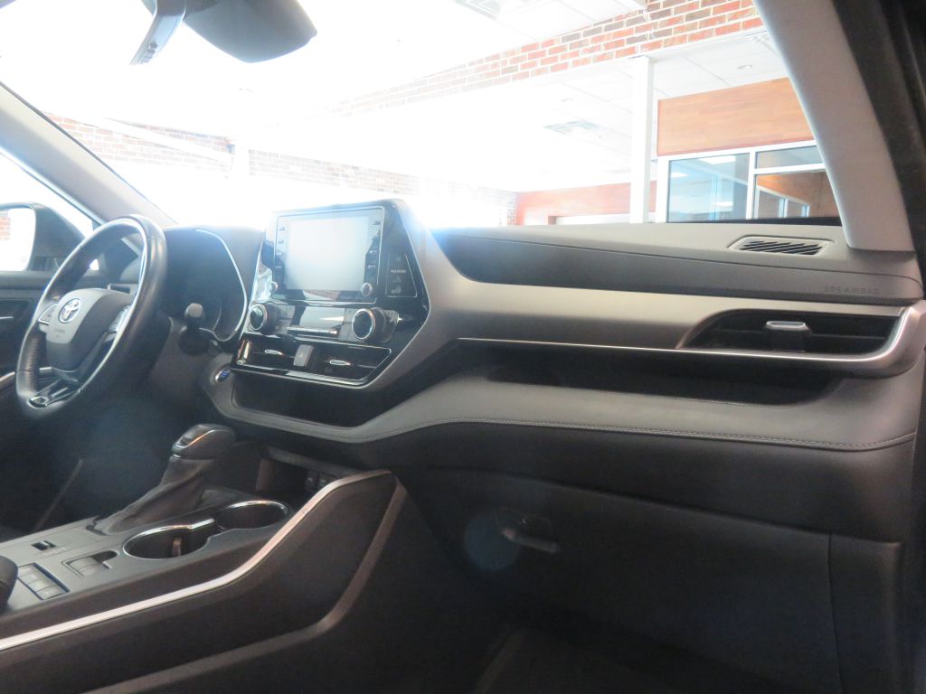 Photo 33 of this TOYOTA HIGHLANDER