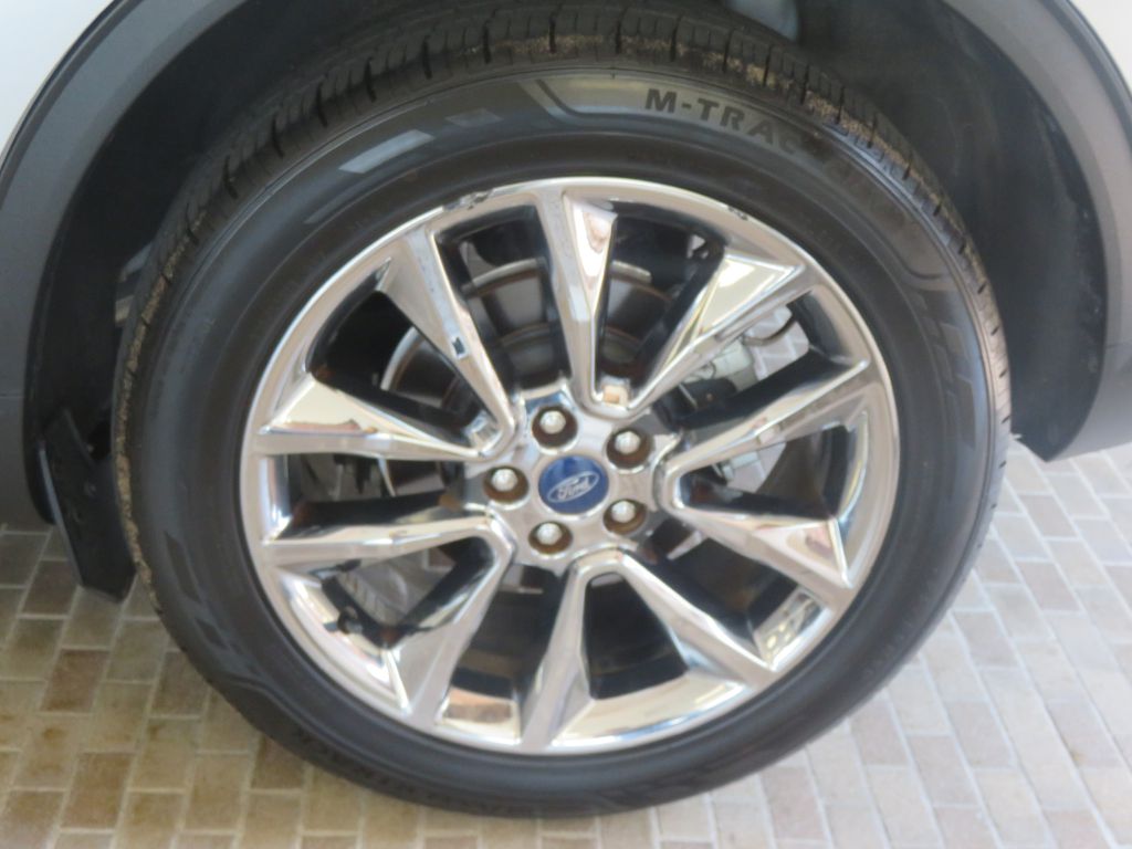 Photo 8 of this FORD ESCAPE