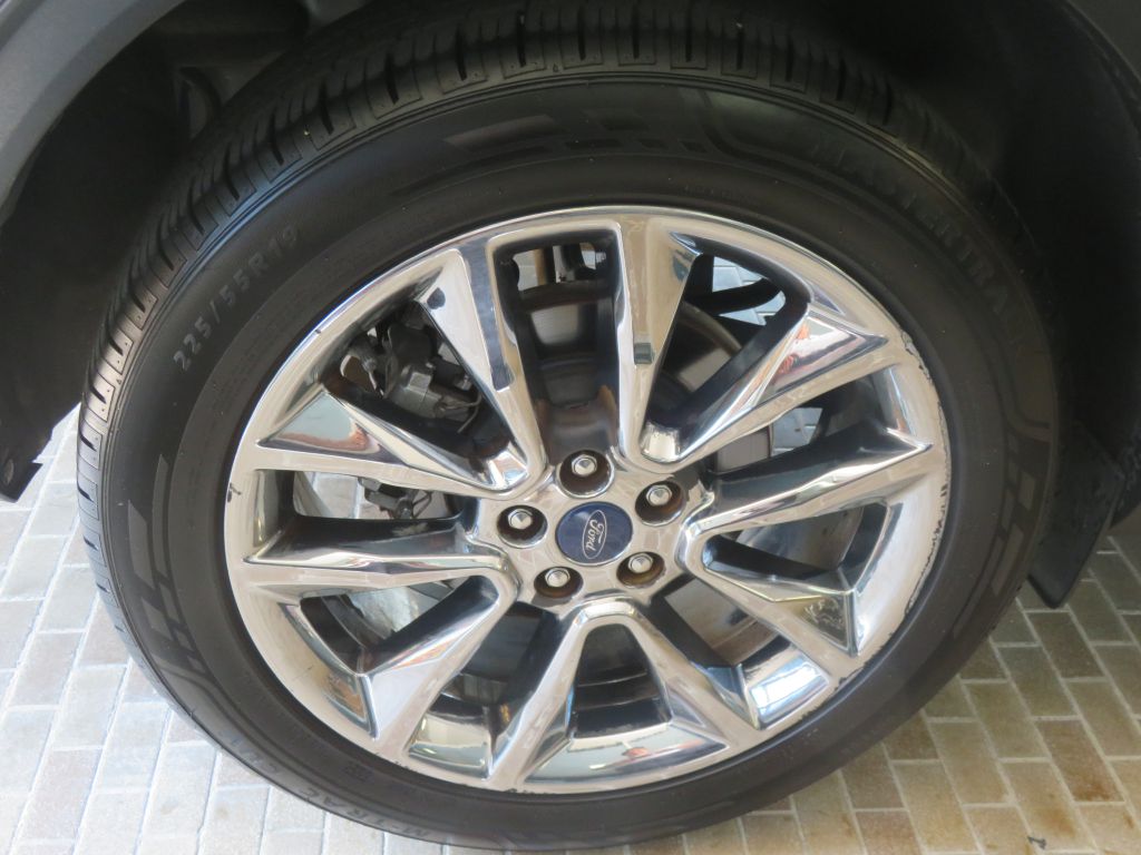 Photo 9 of this FORD ESCAPE