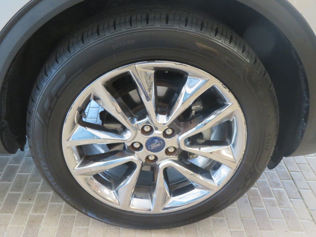 Photo 10 of this FORD ESCAPE