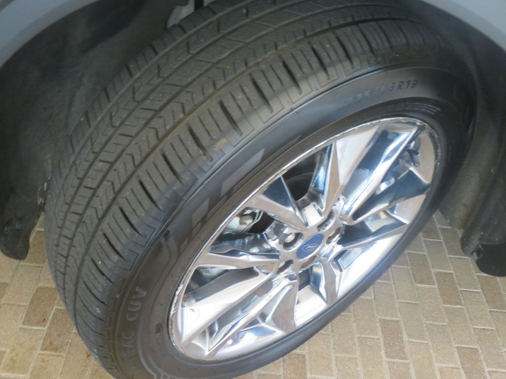 Photo 11 of this FORD ESCAPE