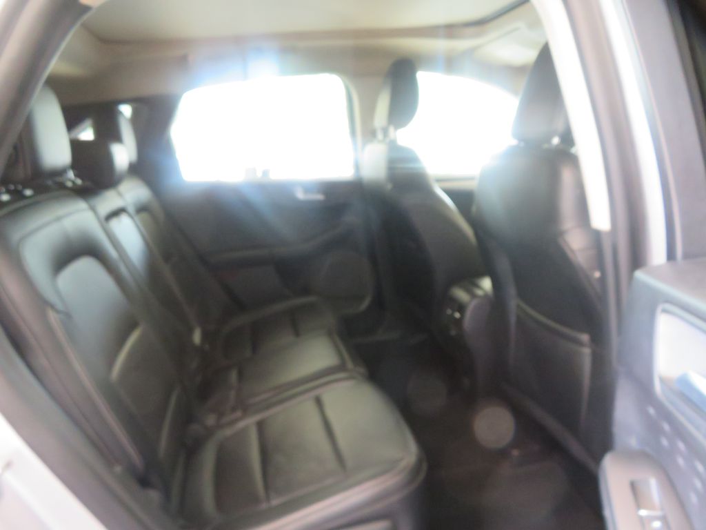 Photo 21 of this FORD ESCAPE