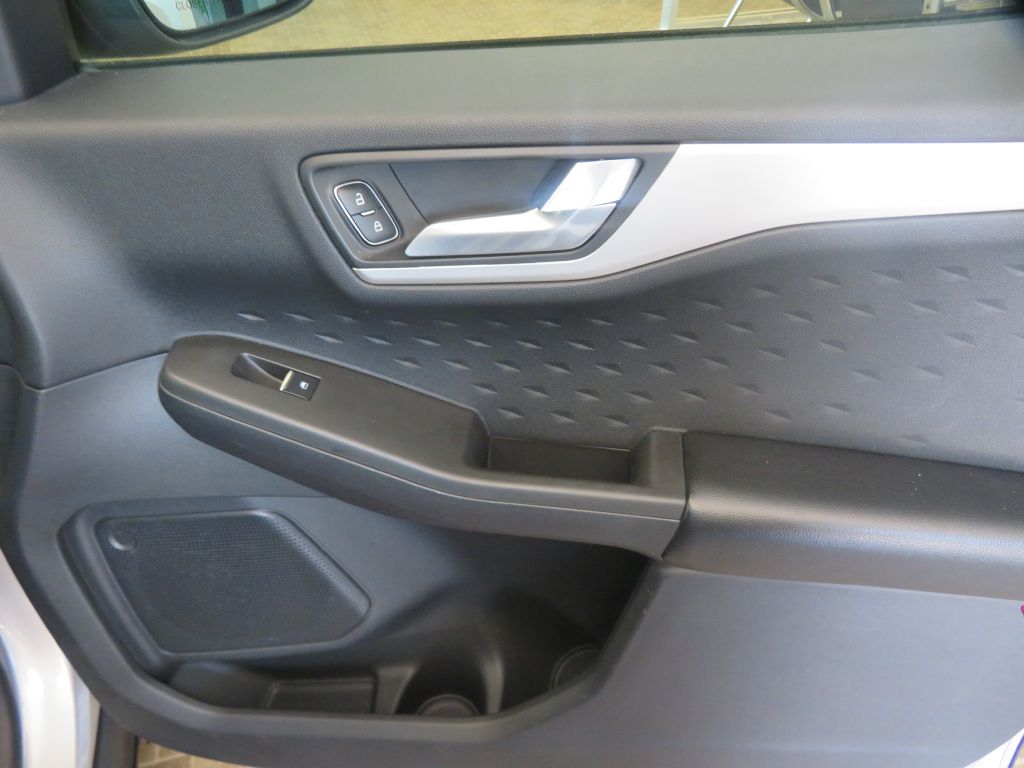 Photo 23 of this FORD ESCAPE