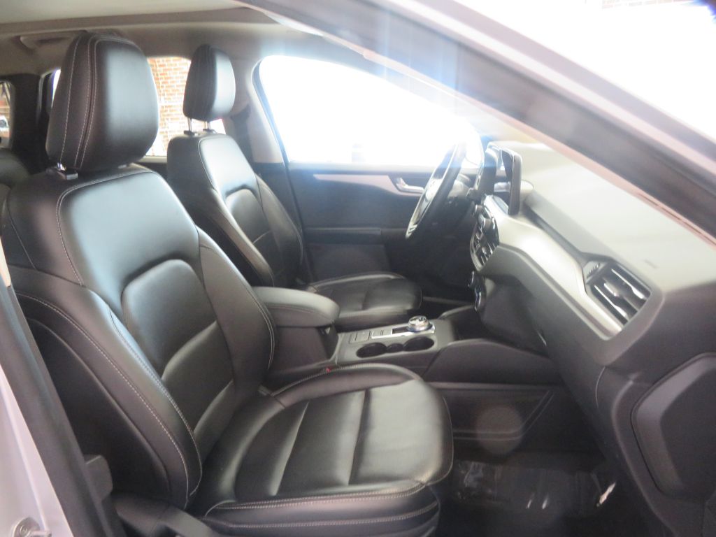 Photo 24 of this FORD ESCAPE