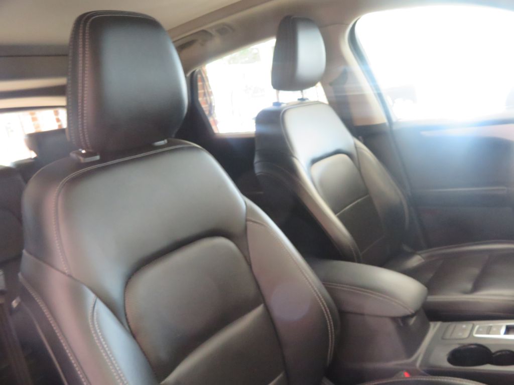 Photo 26 of this FORD ESCAPE