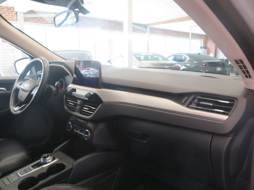 Photo 27 of this FORD ESCAPE