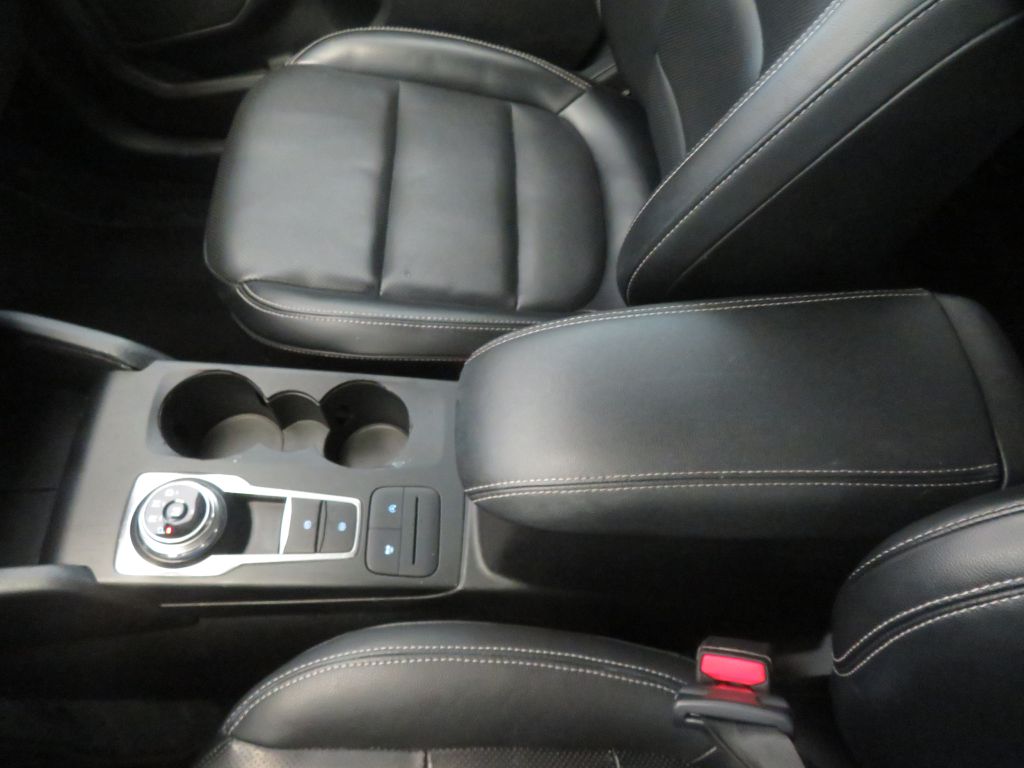 Photo 42 of this FORD ESCAPE