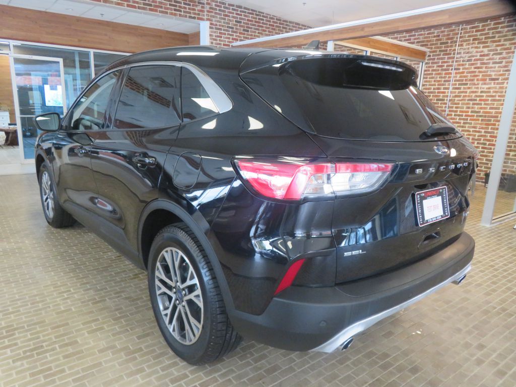 Photo 6 of this FORD ESCAPE