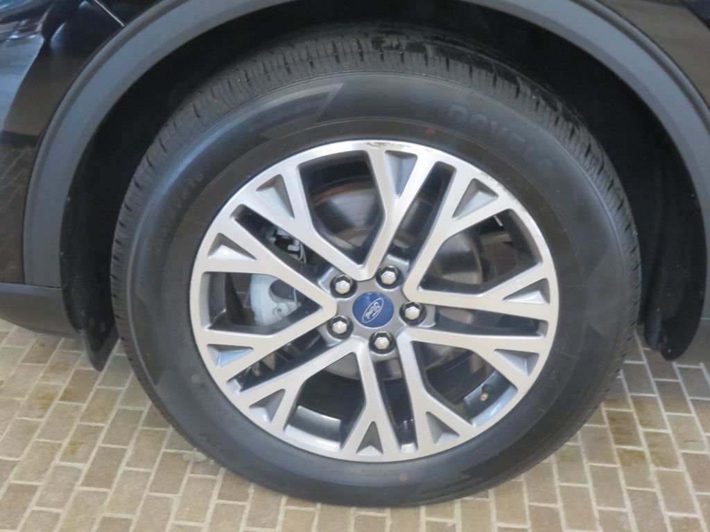 Photo 7 of this FORD ESCAPE