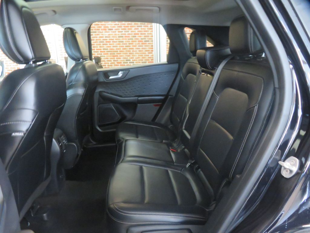 Photo 19 of this FORD ESCAPE