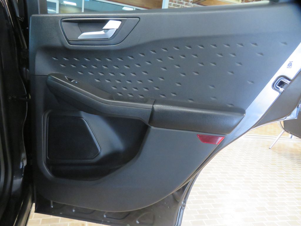 Photo 20 of this FORD ESCAPE