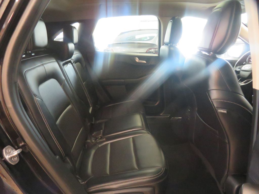 Photo 22 of this FORD ESCAPE