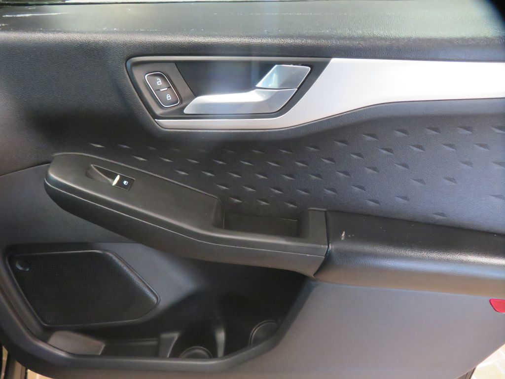 Photo 24 of this FORD ESCAPE