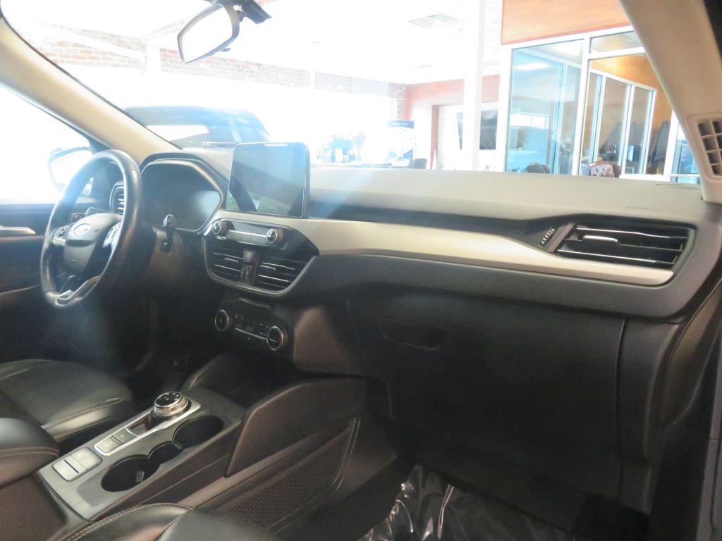 Photo 28 of this FORD ESCAPE