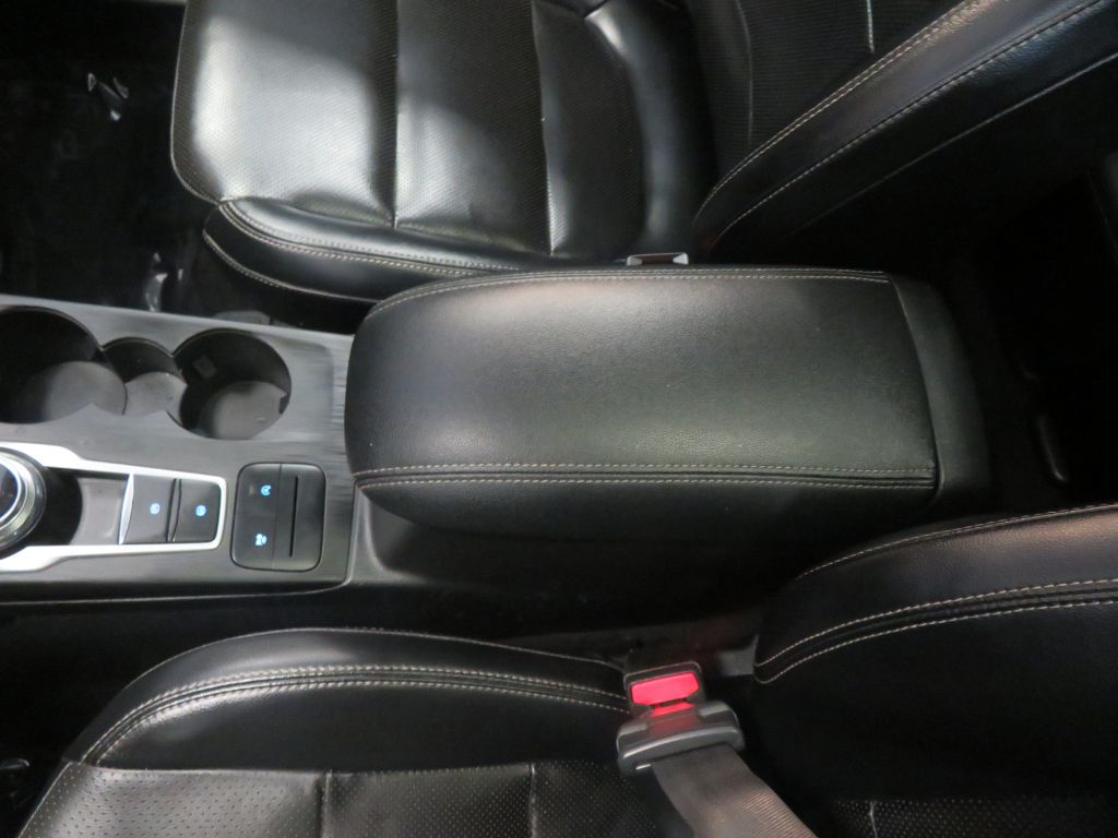 Photo 41 of this FORD ESCAPE