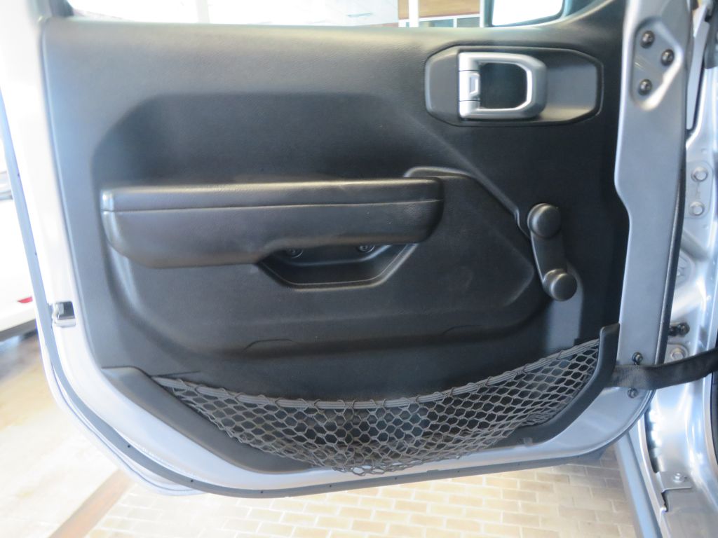 Photo 13 of this JEEP WRANGLER UNLIMI