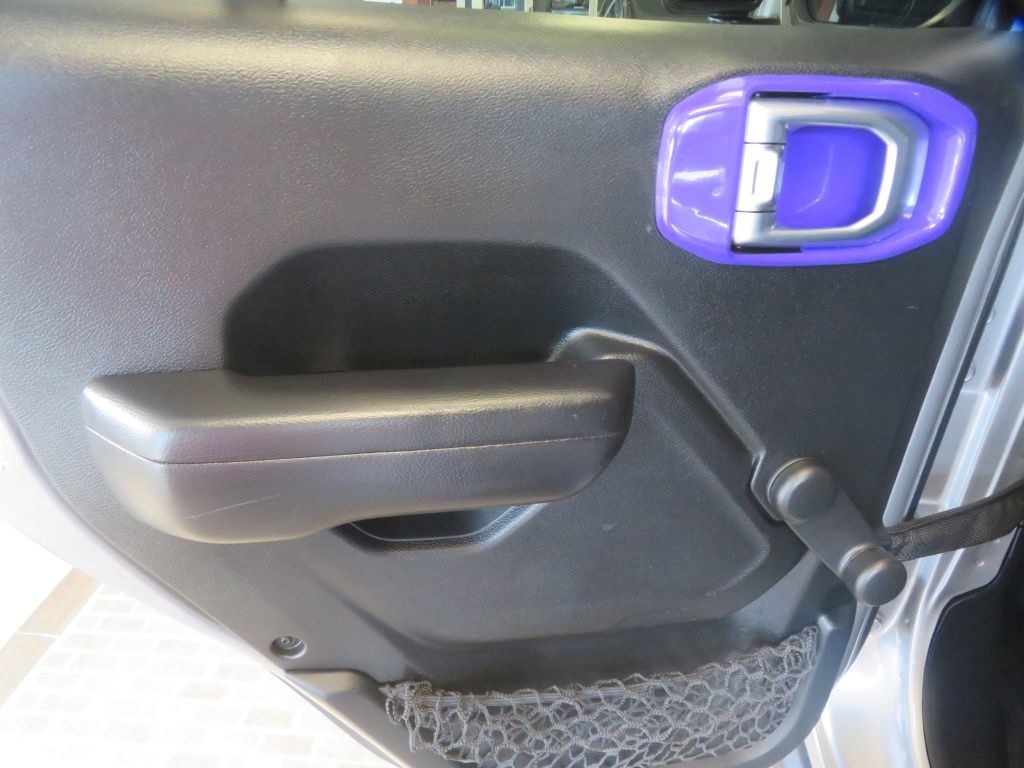 Photo 18 of this JEEP WRANGLER UNLIMI