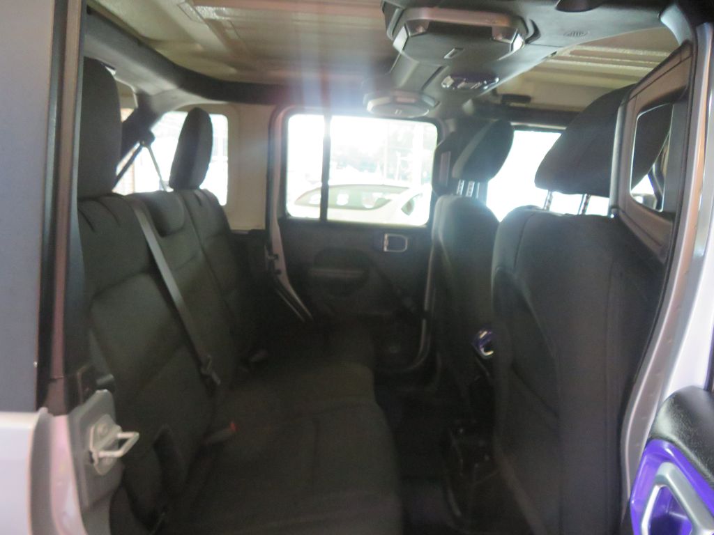Photo 22 of this JEEP WRANGLER UNLIMI