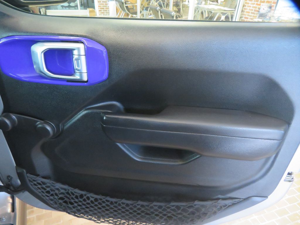 Photo 24 of this JEEP WRANGLER UNLIMI