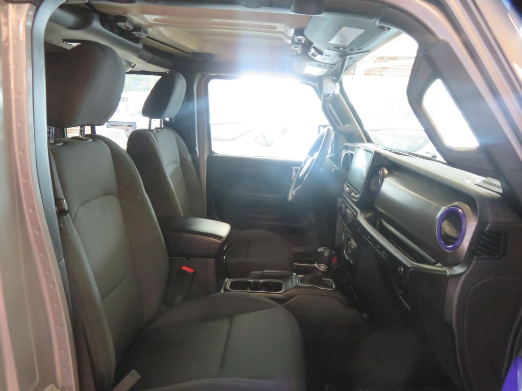 Photo 25 of this JEEP WRANGLER UNLIMI