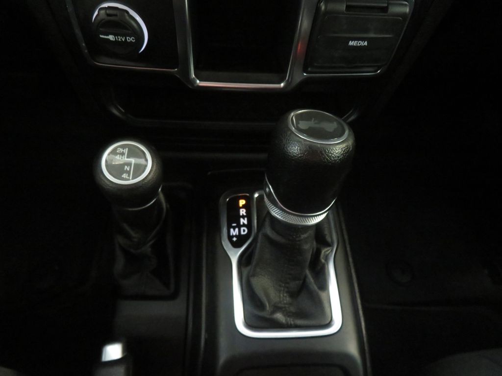 Photo 40 of this JEEP WRANGLER UNLIMI
