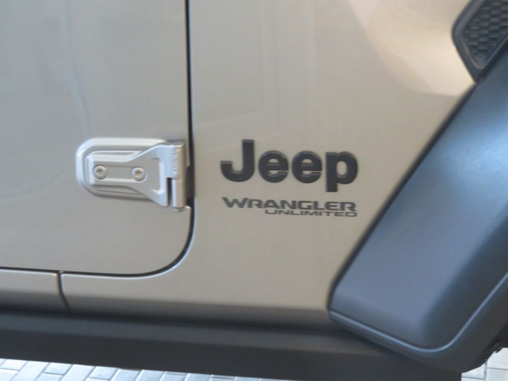Photo 56 of this JEEP WRANGLER UNLIMI