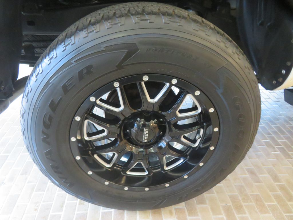Photo 9 of this TOYOTA TACOMA