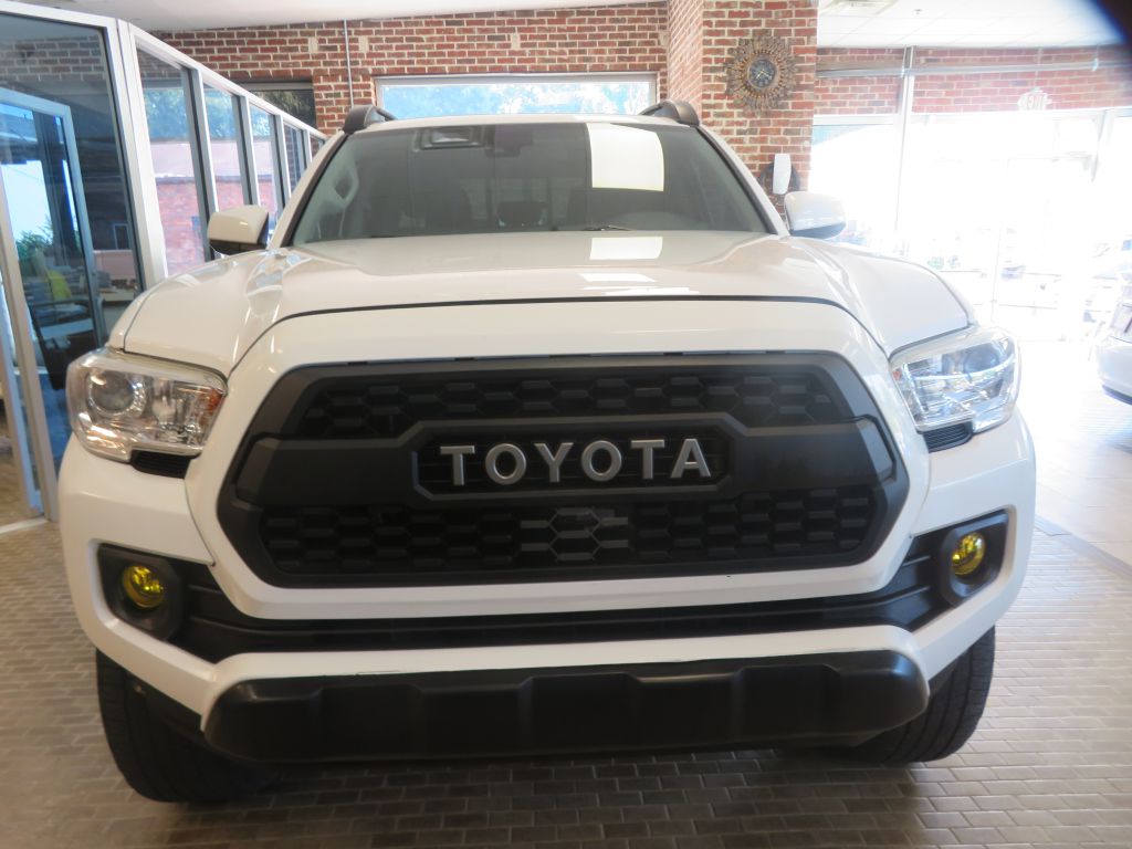 Photo 58 of this TOYOTA TACOMA