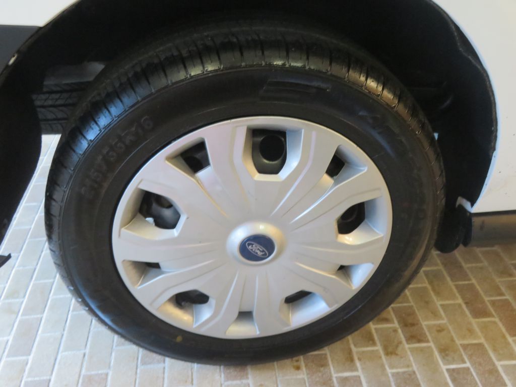 Photo 9 of this FORD TRANSIT CONNECT
