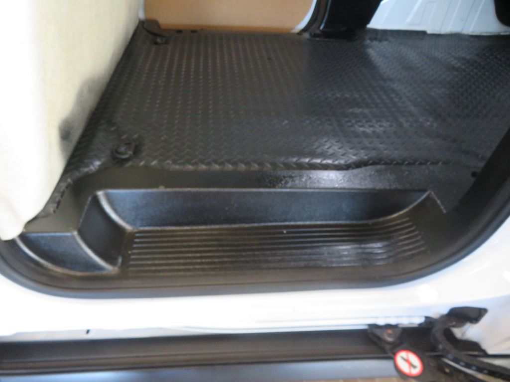 Photo 18 of this FORD TRANSIT CONNECT