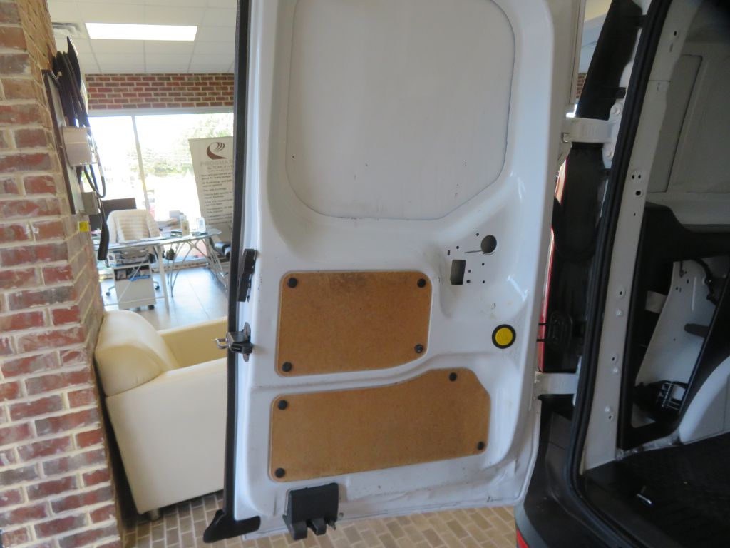 Photo 22 of this FORD TRANSIT CONNECT