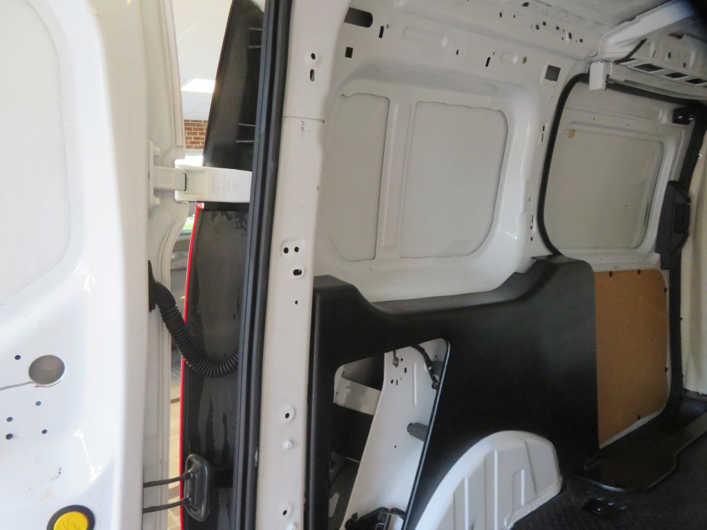 Photo 23 of this FORD TRANSIT CONNECT