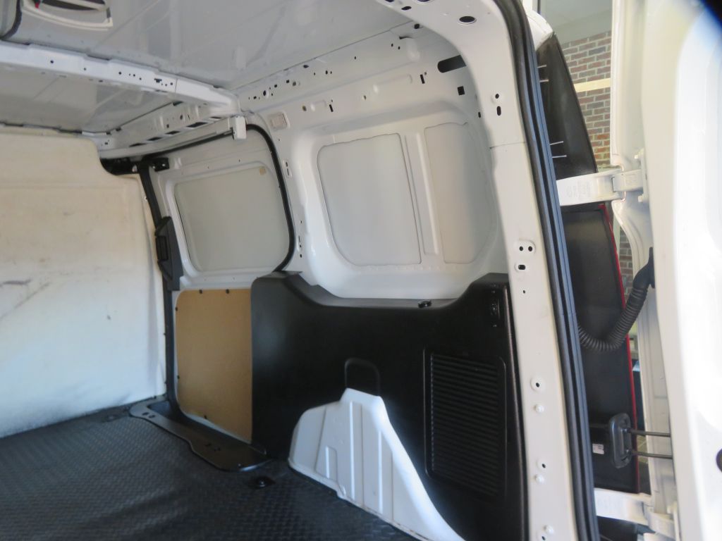 Photo 25 of this FORD TRANSIT CONNECT