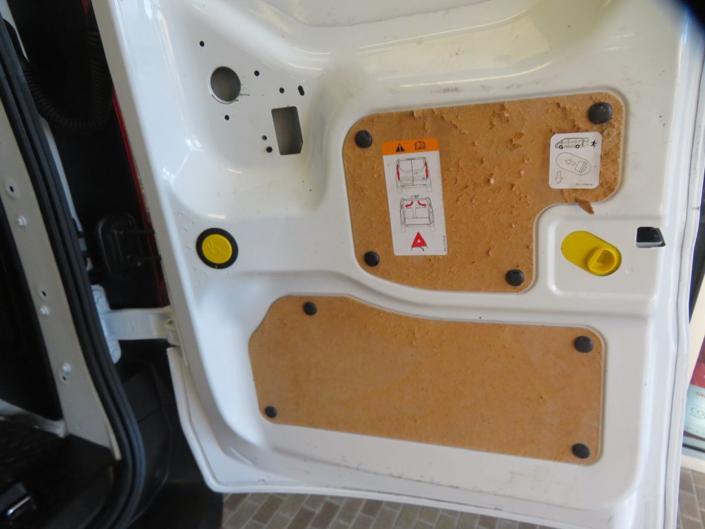 Photo 26 of this FORD TRANSIT CONNECT