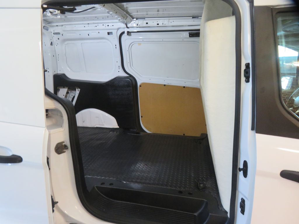 Photo 27 of this FORD TRANSIT CONNECT