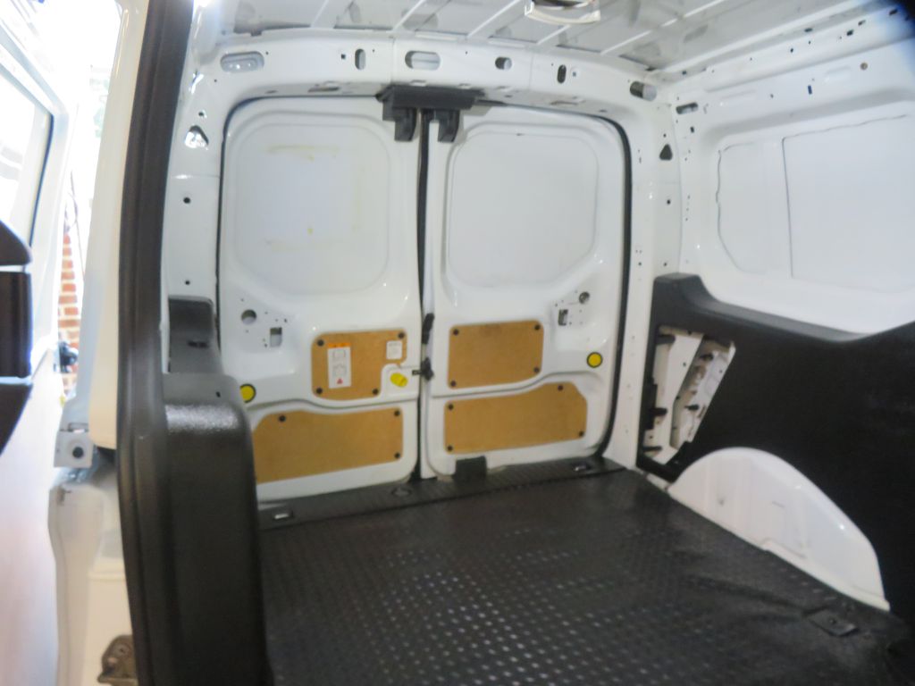 Photo 29 of this FORD TRANSIT CONNECT