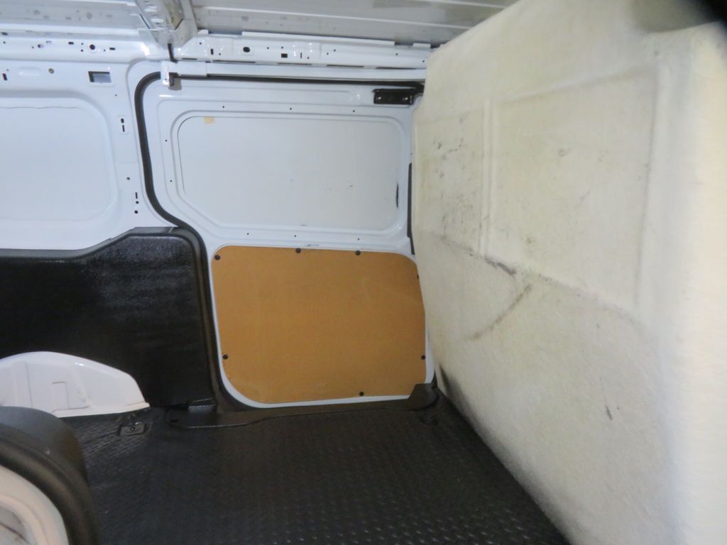 Photo 30 of this FORD TRANSIT CONNECT