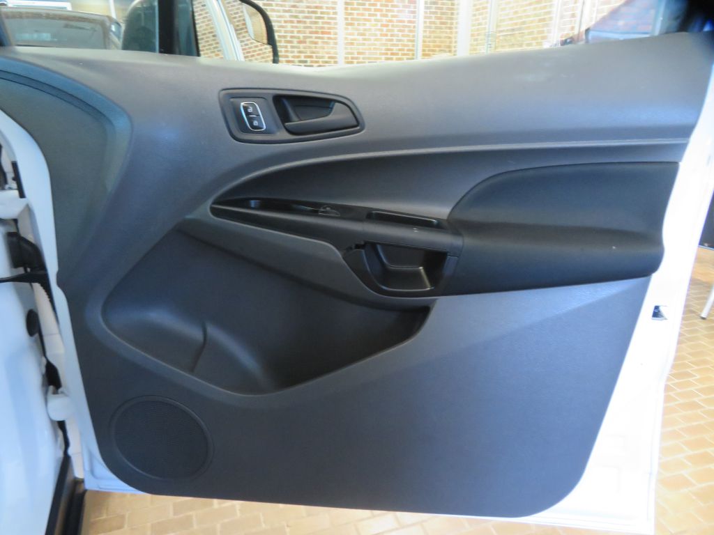 Photo 31 of this FORD TRANSIT CONNECT